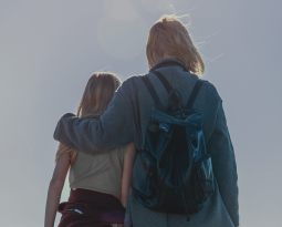 Accompagner un enfant en deuil : comment l’aider à traverser la perte d’un proche?